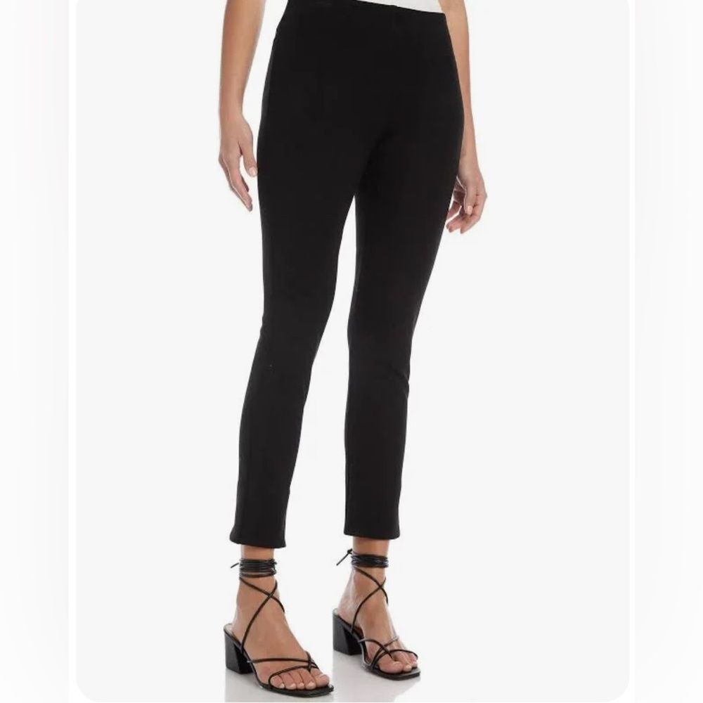 NWT High Waist Slit Hem Ankle Pants
FIFTEEN TWENTY SIZE L color navy
